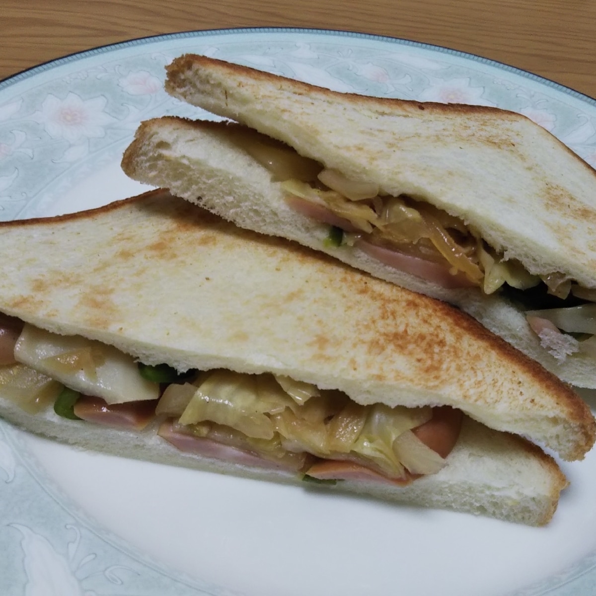 ウインナーと野菜炒めのホットサンド レシピ 作り方 By ミニー7015 楽天レシピ ウインナーと野菜炒めのホットサンド レシピ 作り方 By ミニー7015 楽天レシピ
